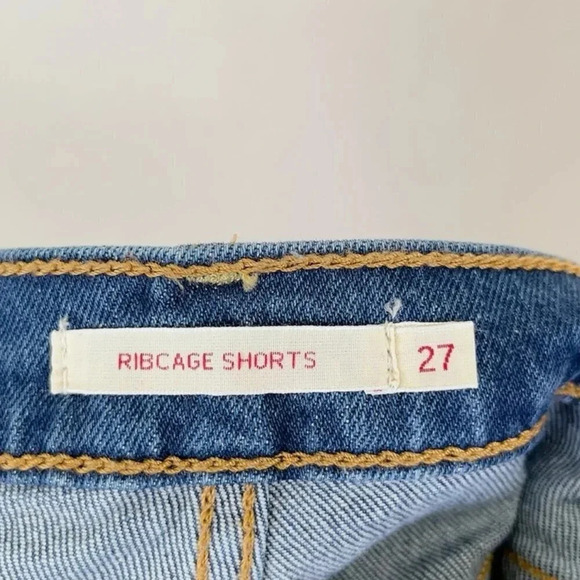 Levi's Ribcage Distressed Mid Thigh Medium Wash Frayed Hem Jean Shorts - Picture 8 of 16